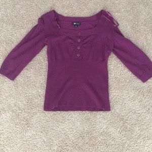 Women’s purple sweater, fitted fabric